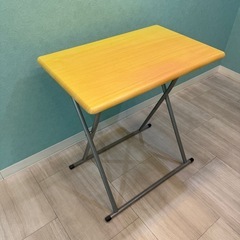 折りたたみテーブル(ナチュラル)
の画像