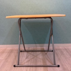 折りたたみテーブル(ナチュラル)
の画像