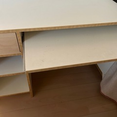 IKEA デスクの画像