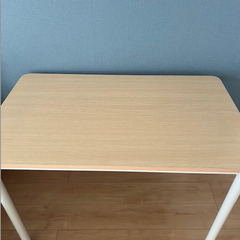 パソコンデスクの画像