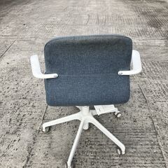キャスター付きチェア　青の画像