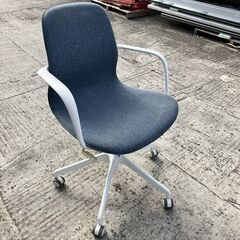 キャスター付きチェア　青の画像