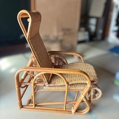 ラタンチェアの画像