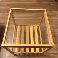 IKEAのサイドテーブルの画像