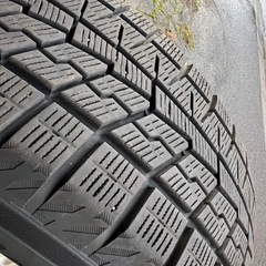 冬タイヤ YOKOHAMA iceGUARD iG70 215/60R16（2021年製）アルミホイール付 4本セットの画像