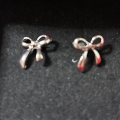 リボンピアスの画像
