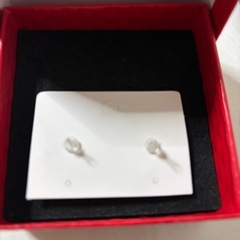 リボンピアスの画像