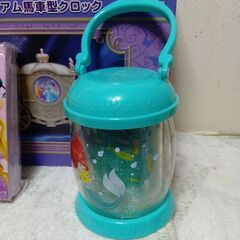 ディズニープリンセス　馬車置き時計＆スタンプセット＆リトルマーメイド回転ライト（持ち手付き）の画像