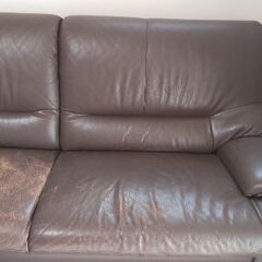 カリモク3人掛けソファー　革製の画像