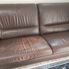 カリモク3人掛けソファー　革製の画像
