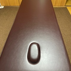 施術ベッド 有こ孔の画像