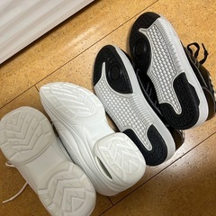 マイスキッパー レディーススニーカー白黒2足セットの画像