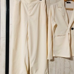 セットアップパンツスーツの画像