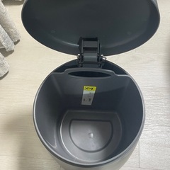 足踏み開閉 ゴミ箱の画像