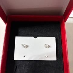 ハットピアスの画像