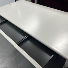 業務用デスクの画像