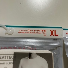 未使用UNIQLO ユニクロ  ■商品名 ヒートテッククルーネックTシャツ（半袖）2枚セット  ■種類 半袖Tシャツ  ■カラー ホワイト　白色系  ■柄デザイン 無地  ■サイズ寸法 XL  ■対象 メンズ（men’s）男性用、紳士 ユニセックスの画像