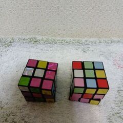 ルービックキューブ大中小5個＆組み立てパズルセットの画像