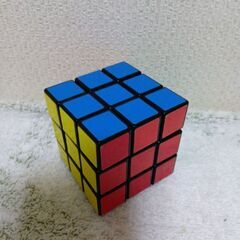 ルービックキューブ大中小5個＆組み立てパズルセットの画像