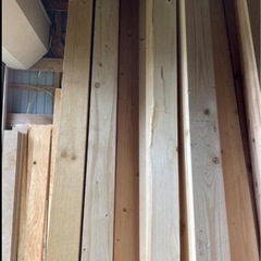 🪵本日、質の良い間柱、入荷しました‼️人気商品の為、早いモノ勝ちです。間柱1寸×3m(ww無垢材)約30×105×約3m   木材　材木　diy　リノベーションの画像