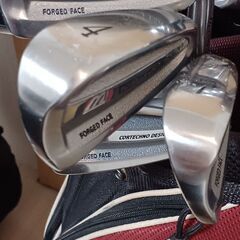 ゴルフバッグ　アイアン複数の画像