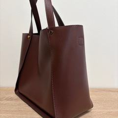 ブラウンのバッグの画像