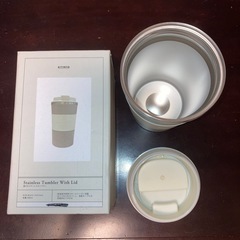 【新品・未使用】 KITINTO 蓋付きステンレスタンブラーの画像