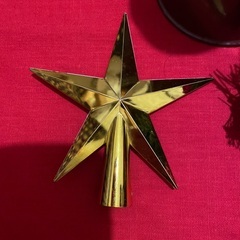 クリスマス雑貨と水差しの画像