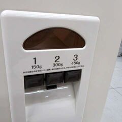 エムケー精工 計量米びつ コメラックス 幅31×奥行32×高さ75cm 3レバー付き ホワイト系 コンパクト 米収納 キッチン収納 苫小牧西店の画像