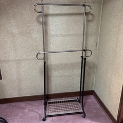 洋服ラック2種の画像