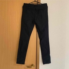 アベイル　黒　スキニー　パンツ　の画像