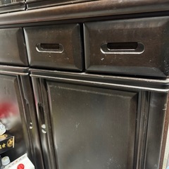 大きな食器棚 の画像