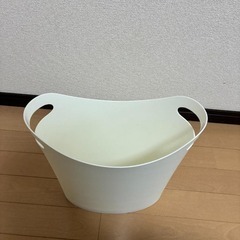 ニトリ ゴミ箱 ダストボックス 白  (7L・取手付き)の画像