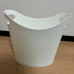 ニトリ ゴミ箱 ダストボックス 白  (7L・取手付き)の画像