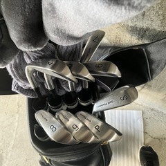 ゴルフクラブとバックの画像