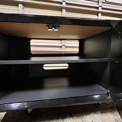 テレビ台 黒  ツヤあり ガラス天板 ガラス扉 引き出し2つの画像