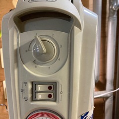 オイルヒーター 電気式 ホワイト　DeLonghi D071249EF ドラゴンの画像