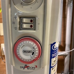 オイルヒーター 電気式 ホワイト　DeLonghi D071249EF ドラゴンの画像