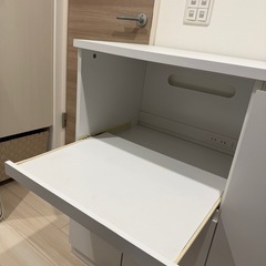 【無料】LOWYA（ロウヤ）キッチンカウンター 食器棚 レンジボードしろ白の画像