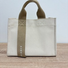 ちょっとしたお出かけに使えるバッグの画像