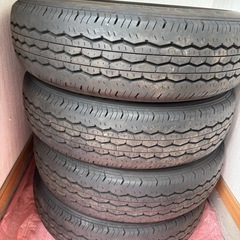 ハイエース　新車外し　タイヤ4本セットの画像