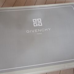 ジバンシー　GIVENCY　毛布　ベルーナ　敷きパット　シングルサイズ　未使用品２点の画像