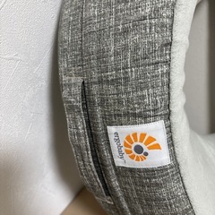 美品 エルゴ 授乳クッション の画像