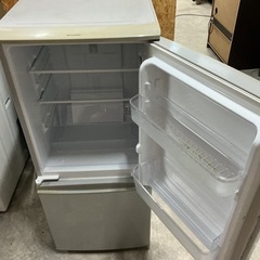 💚早い者勝ち🚗💨SHARPシャープ2016年製SJ-D14B-S全定格内容積137L冷凍•冷蔵庫グレーの画像