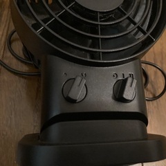 小型扇風機　首振り機能あり　USB仕様の画像