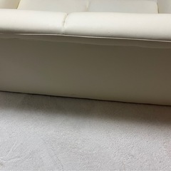 2人掛けソファ（ホワイト・皮）の画像