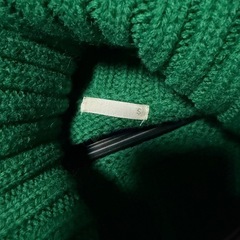 ローゲージタートルネックセーターの画像