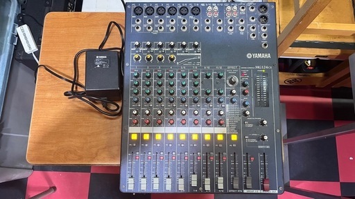 Yamaha MG124CXミキサー。