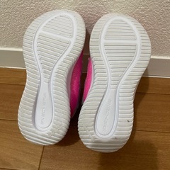 スケッチャーズ　15cm　光る靴　女の子　蝶々の画像