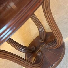 おしゃれ丸テーブル。コーヒーテーブル。の画像